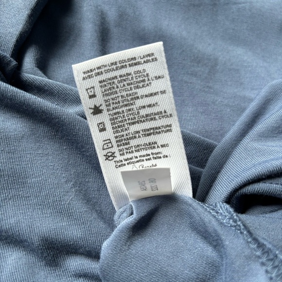 Denver Hayes Women's Pleat Detail Relaxed Fit V-Neck Top - Picture 9 of 15